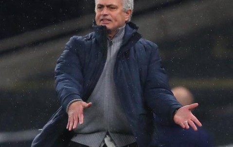 九游体育在线-穆里尼奥：热刺被个人失误坑了 凯恩两个脚踝受伤